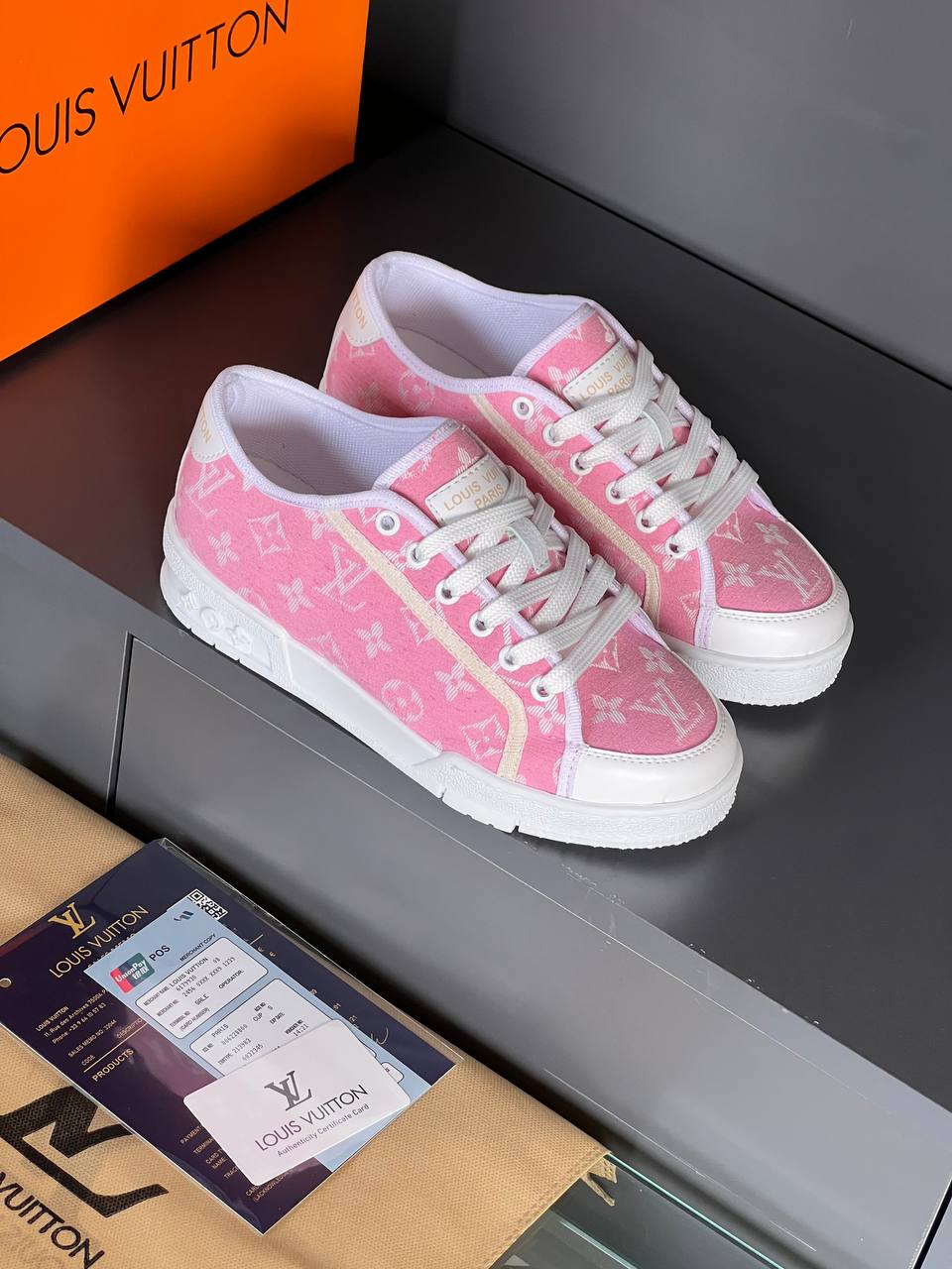 Nouveau modèle de baskets