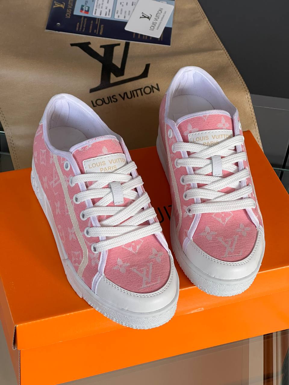 Nouveau modèle de baskets