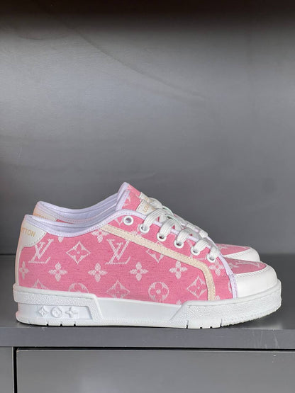 Nouveau modèle de baskets