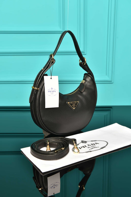 Arque Small Leather Shoulder Bag