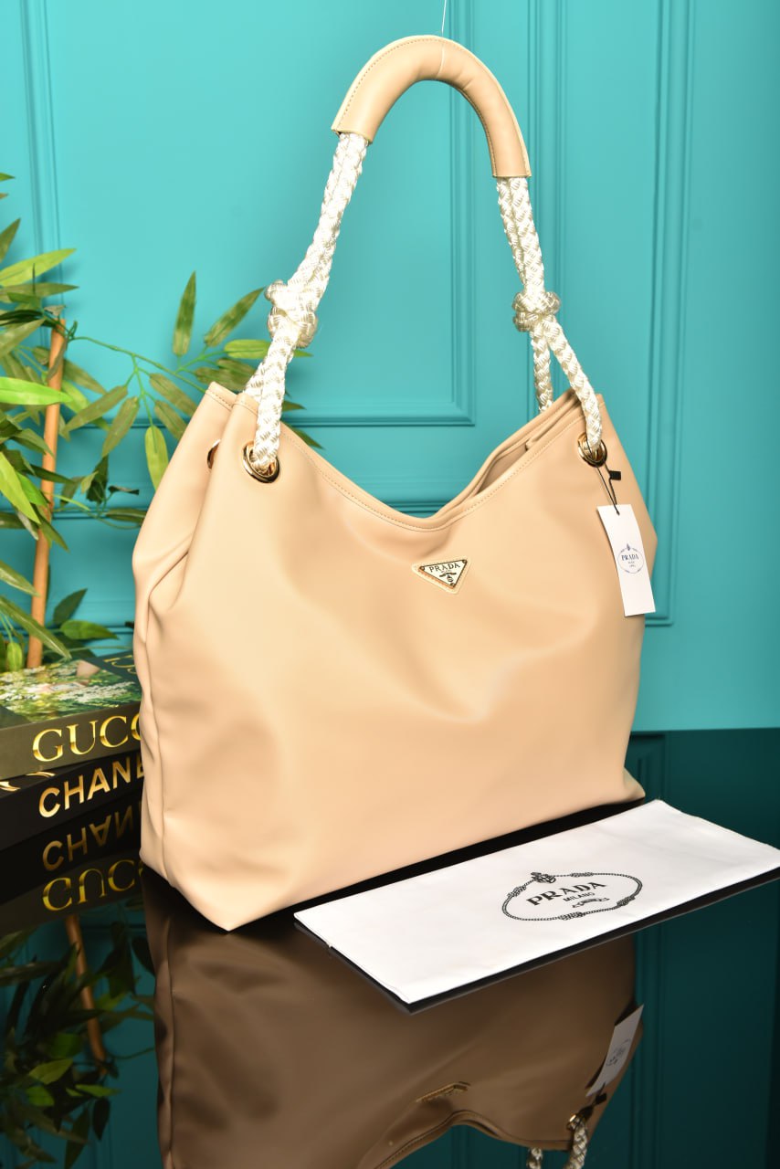 Sac à bandoulière Mariner grand format en Re-Nylon